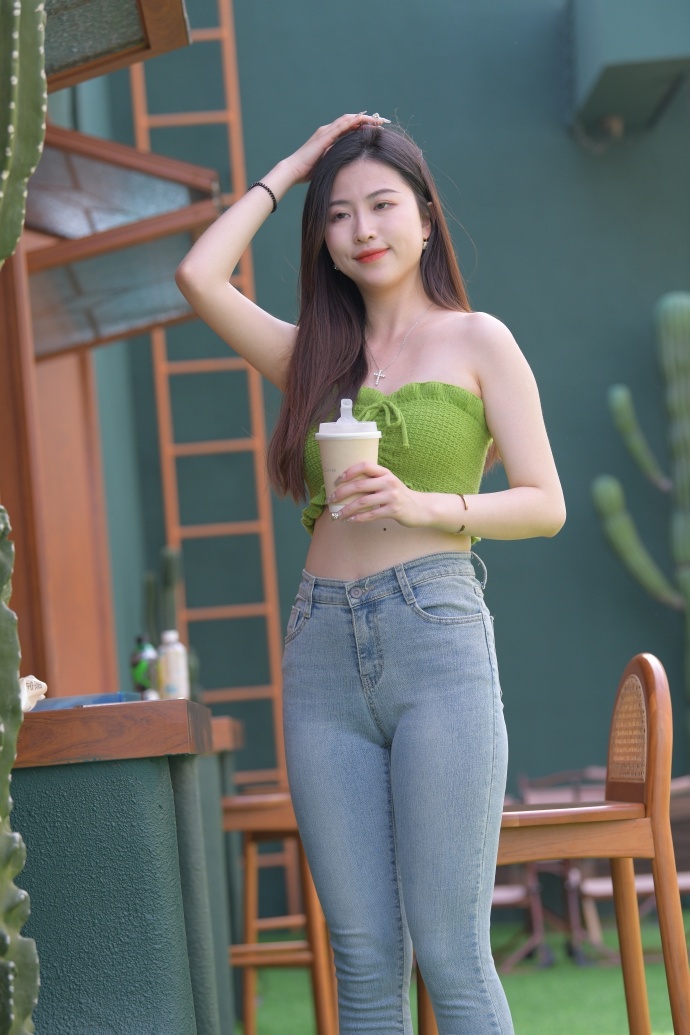 育把两个奶顶在窗户上干ayx爱游戏app体